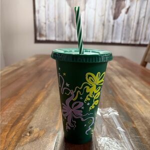 Starbucks Green Bow Cold Cup Tumbler with Straw & Bear Straw Topper NWOT
